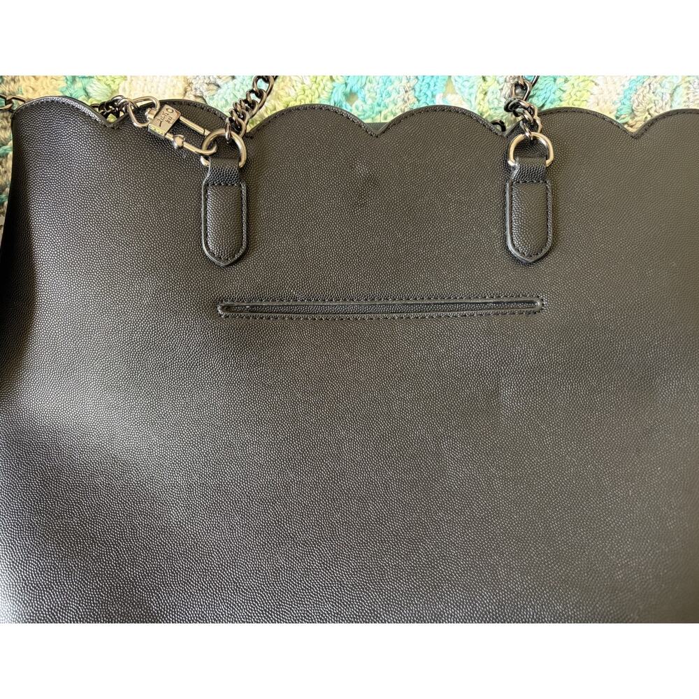 Betsey Johnson large black tote with heart shaped zip pouch attached accessory - Picture 6 of 16